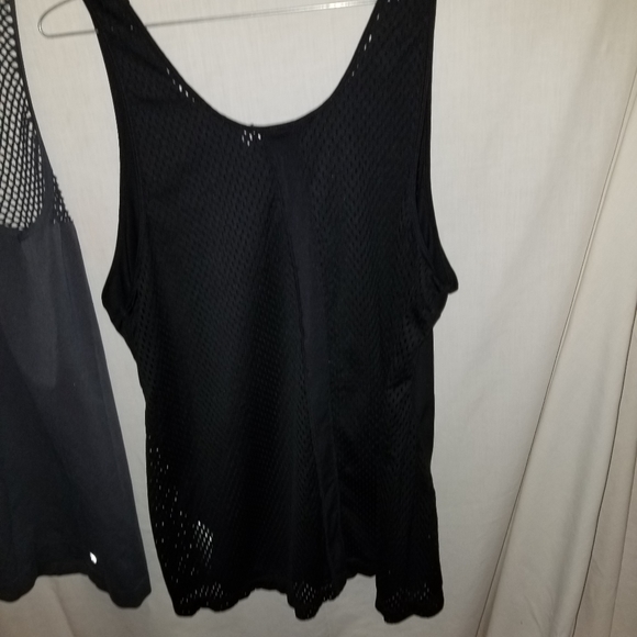 2 Zella Size Medium Tank Tops - Picture 7 of 8